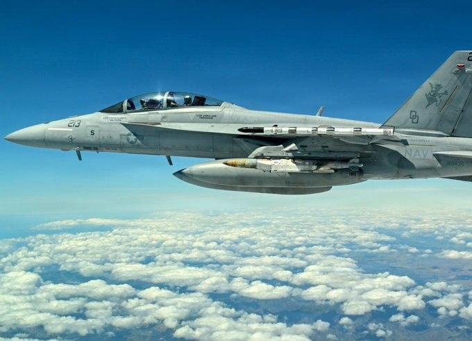 美国海军近日宣布，成功测试新型GBU-75JDAMLR动力制导炸弹。它由22