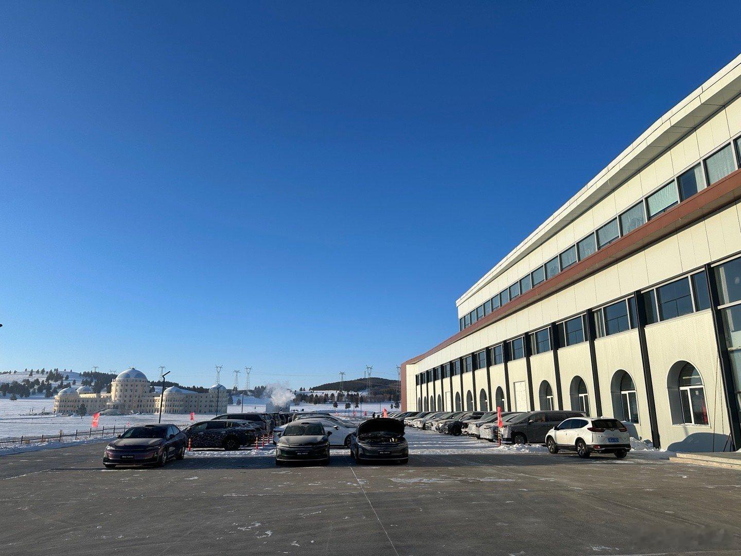 真没想到广汽在内蒙有一个自己的冬测基地，湖面结冰时间有小半年，传祺、埃安、昊铂、