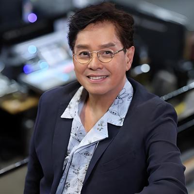 丁克的谭咏麟突然对妻子杨洁薇说；“我把十亿家产都给你，我要让儿子回家，“妻子纳闷