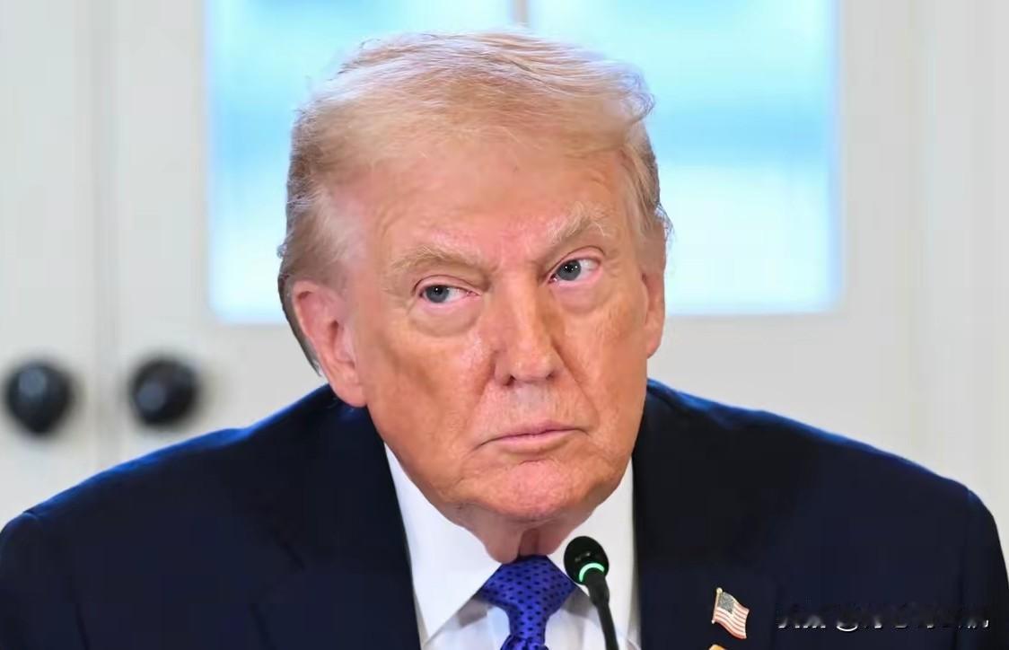 华盛顿邮报今天报道：“特朗普同意将国防开支增加约50%，新增规模约5000亿美元