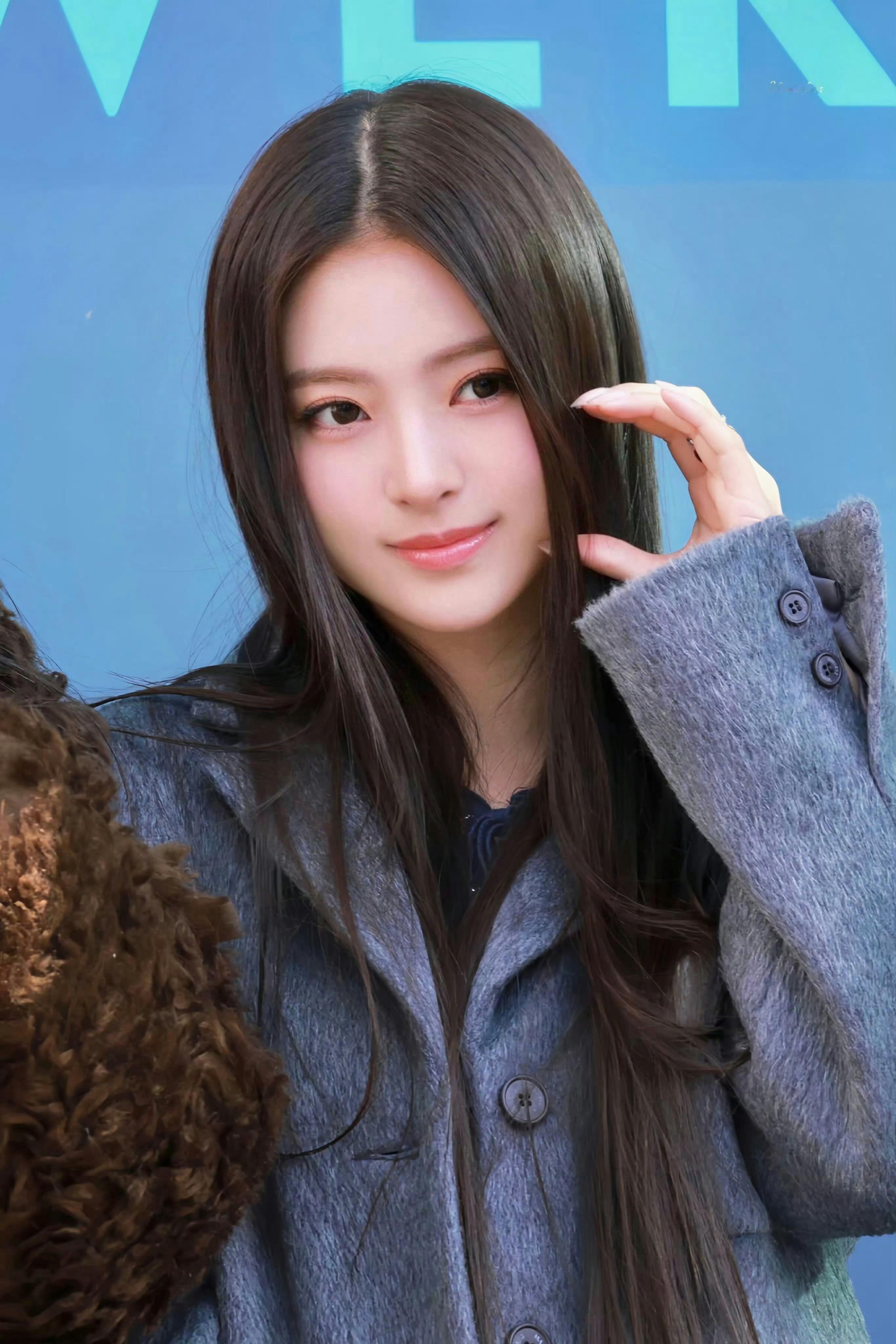 你们是从哪组图开始粉上Anna的我是从这组杏脸桃腮这个是真的漂亮……🍑