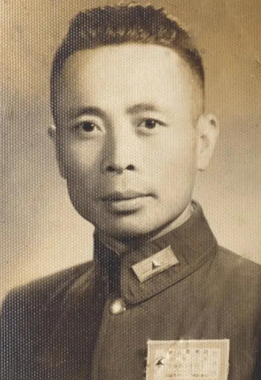 1959年12月14日下午，中南海西花厅。54岁的国民党中将郑庭笈被周恩来一句话
