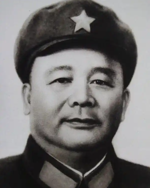 他从1940年开始请病假，一直到新中国成立，从未上过战场，却仍被授予大将军衔，连