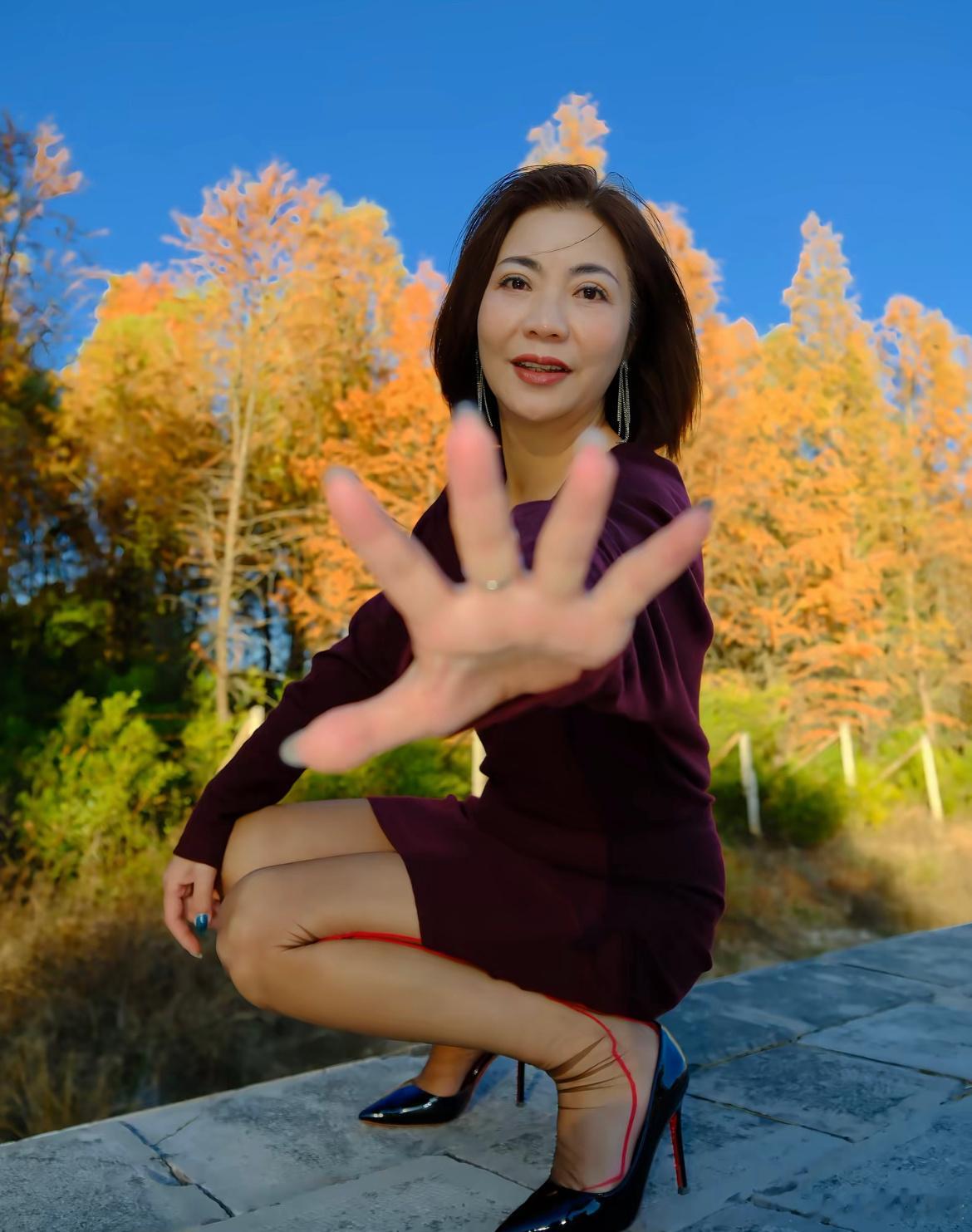 喜欢穿丝的熟姨