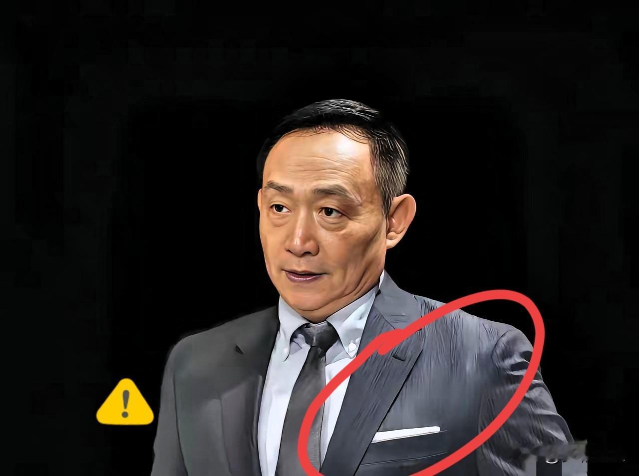 卢麒元声称：“‌有人想把我们喝的水、用的电、上的网，打包卖给资本，还生怕我们看懂