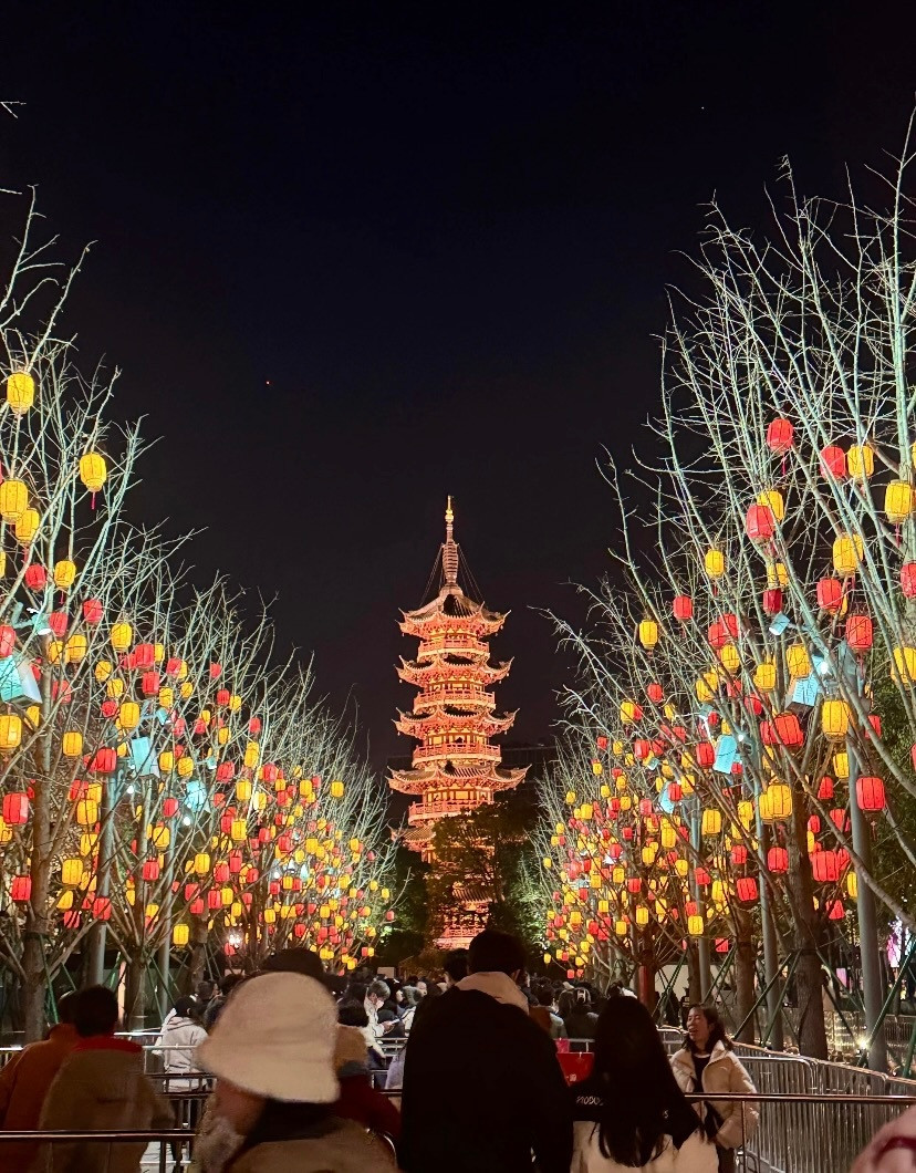 上海最有意思的跨年方式莫过于去上海海昌海洋乐园参加“山海戏游”跨年元旦盛典。观