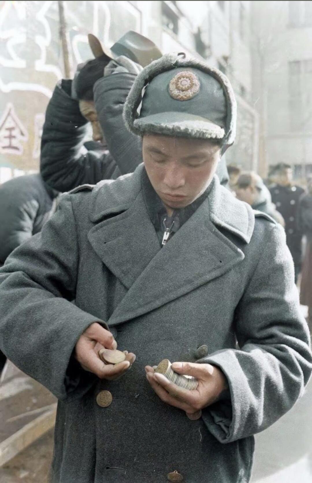 该组照片为1949年4月23日，国军从南京撤离的真实照片。本组照片拍摄...