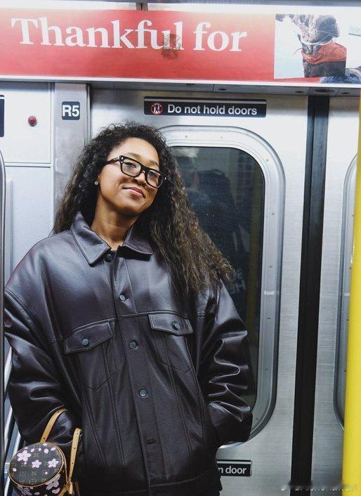 大阪直美这是怎么了？有传言称：大坂直美将离开她多年的经纪人斯图尔特·杜吉德以及他