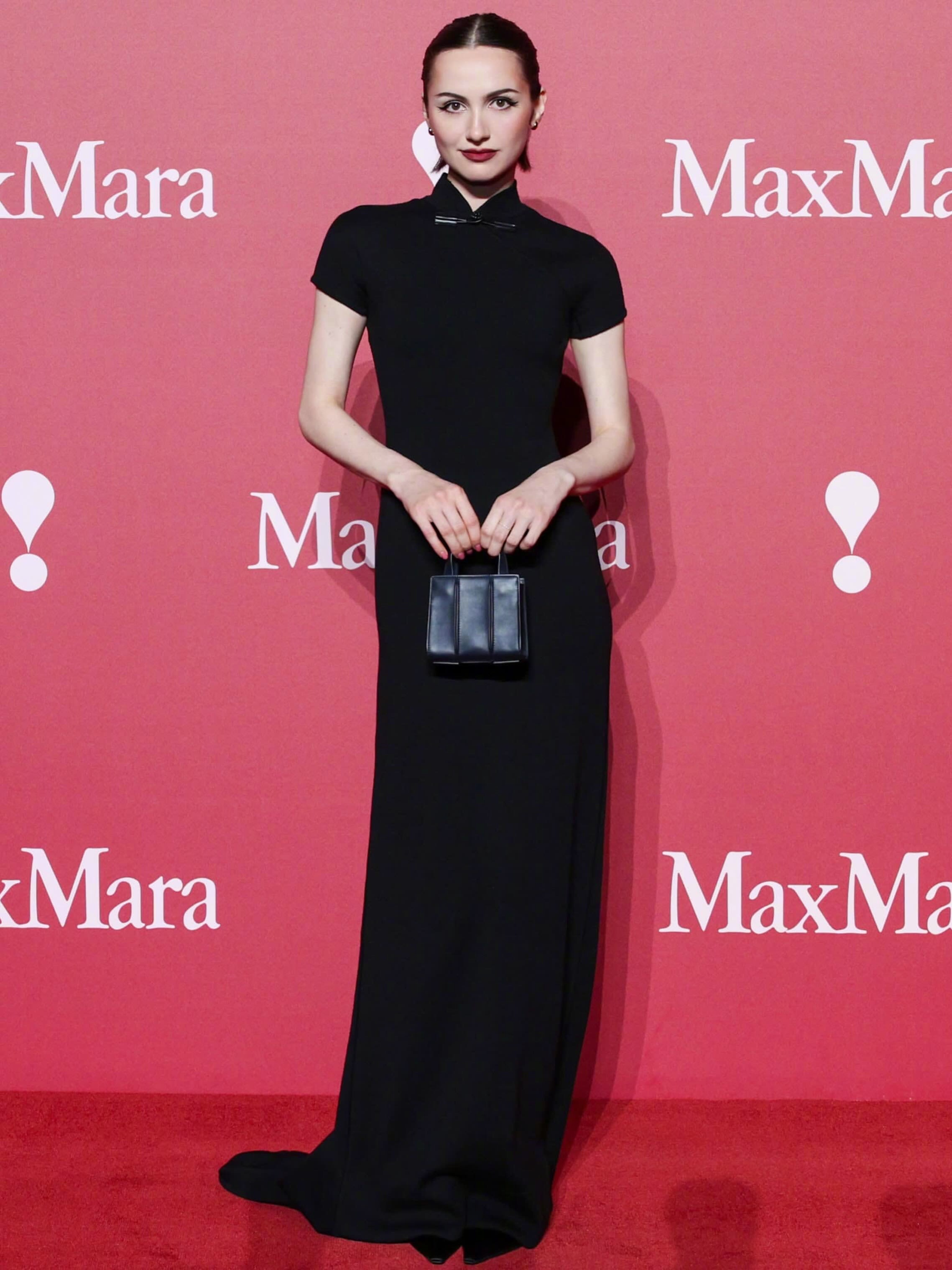 现身上海出席MaxMara2027早春系列发布秀及75周年品牌珍藏档案展的人真