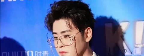 张云雷的演唱会由自己个人工作室承包，很多人说一个相声演员也敢开演唱会，很多人等着