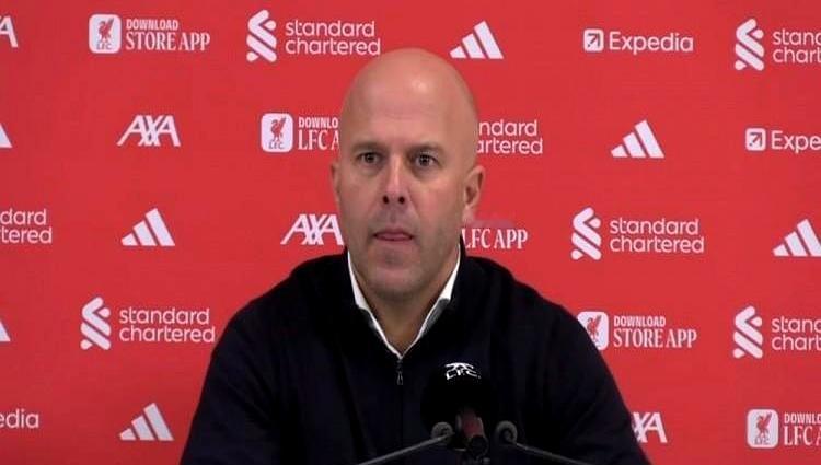 利物浦真扶不起！0-3惨败诺丁汉森林后，近7轮输6场，斯洛特的帅位早悬在