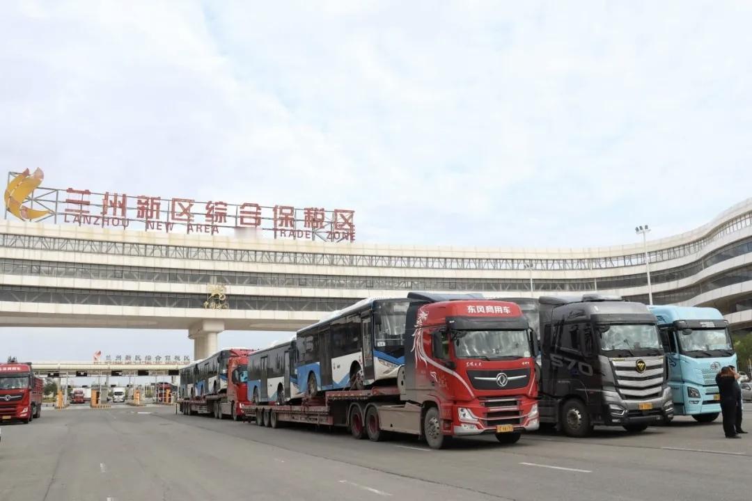 “兰州新区造”新能源公交车首次批量出口乌兹别克斯坦日前,兰州广通新能源汽车