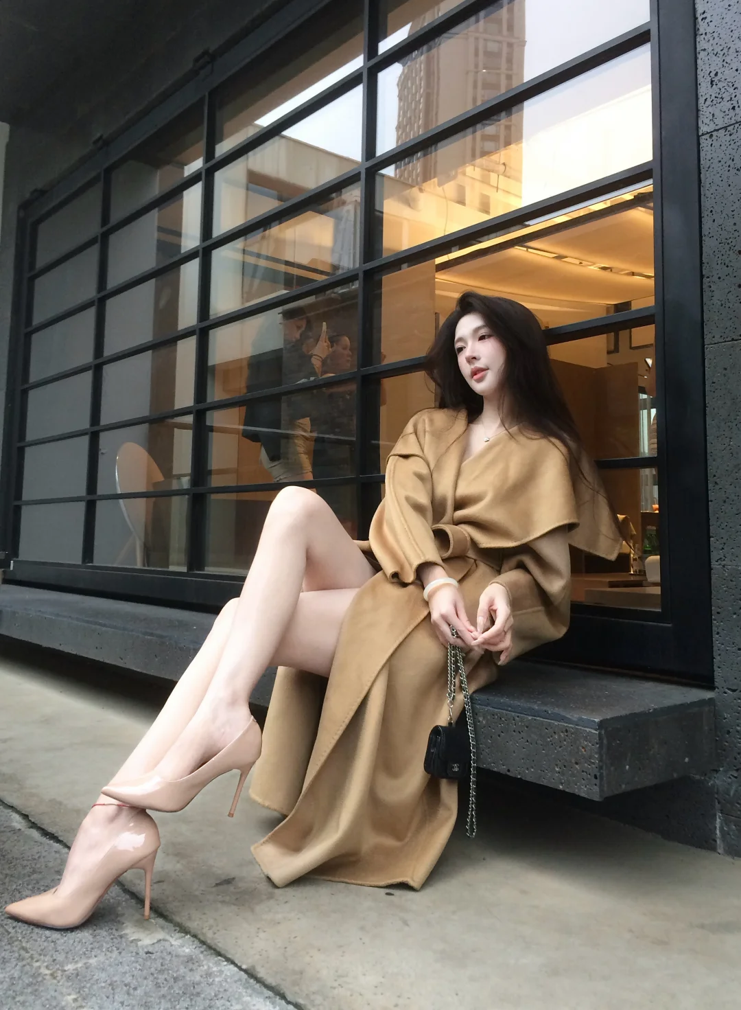 无法拒绝的温柔：咖色大衣