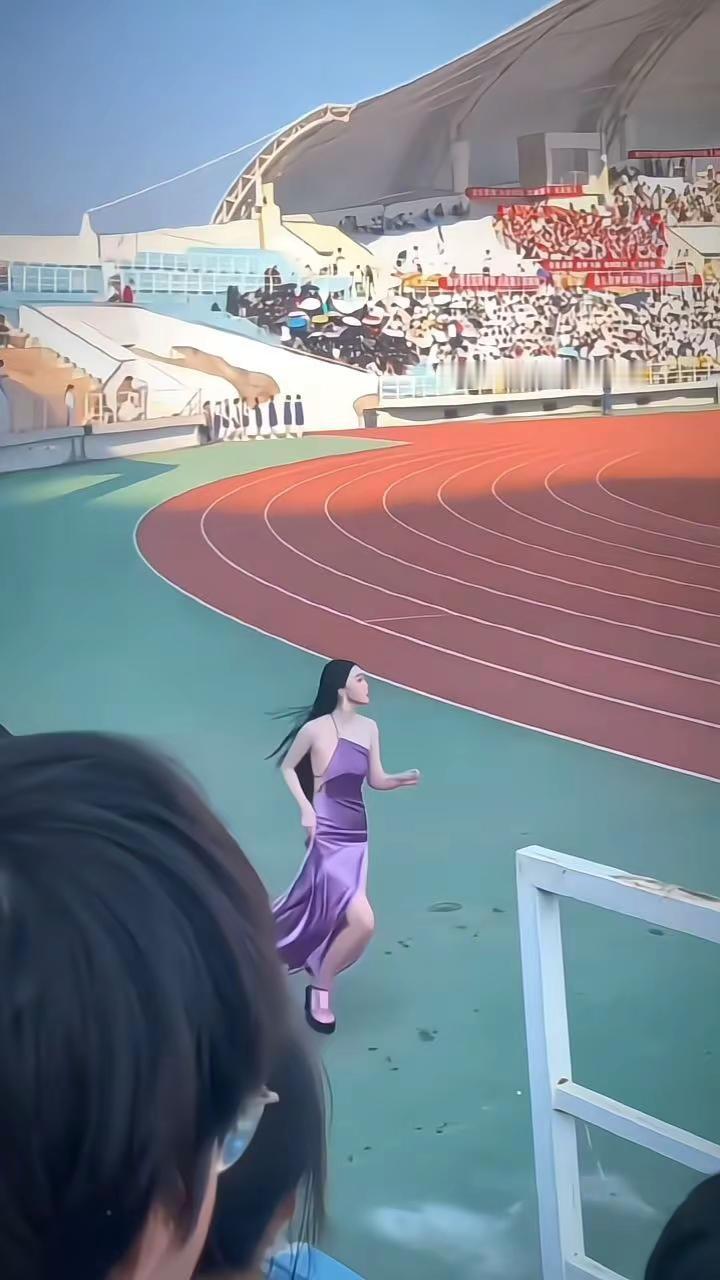 学姐参加运动会迟到短短几秒却跑进了全校男孩心理（小姐姐：夭夭一妖）