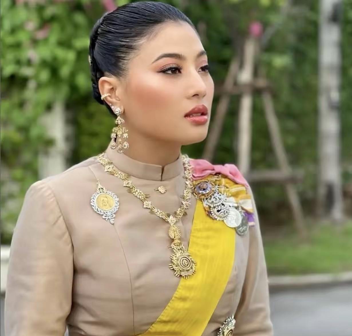 泰王室的这位公主，似乎没有存在感呢？为何？因为她除了是泰王室标榜的福星，其他