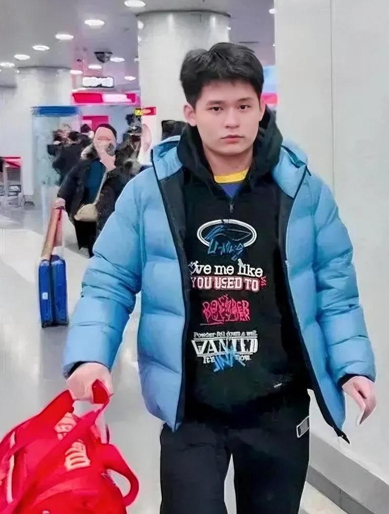一觉醒来现在最难受的就是张本智和了吧他和林诗栋都是00后选手，出道时