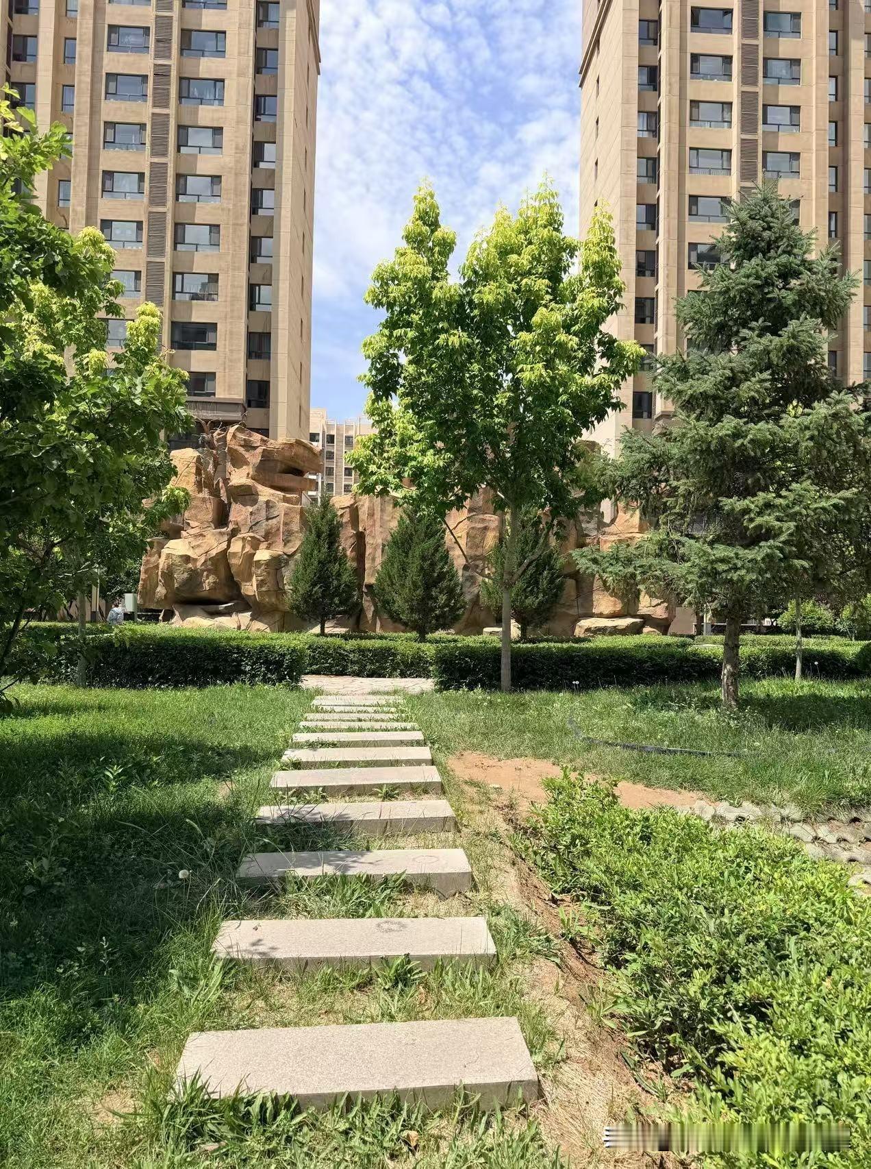 女儿大三还没毕业意外怀孕，母亲连夜奔赴学校，本想好好协商解决问题，没想到男方母亲