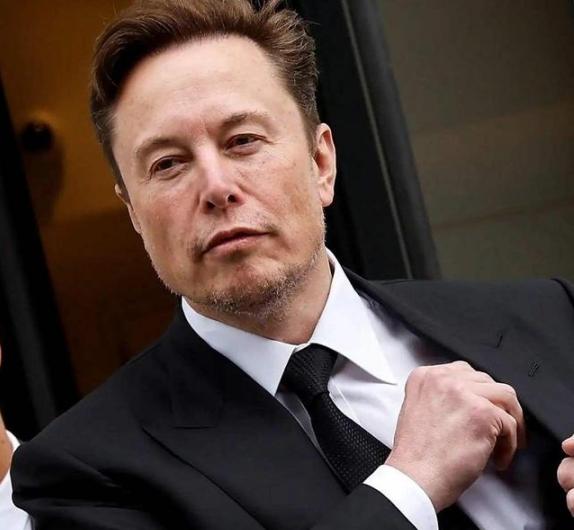 美国被彻底震慑？外国记者问：美国拥有的核弹头可以摧毁世界1000次，难道中国人就