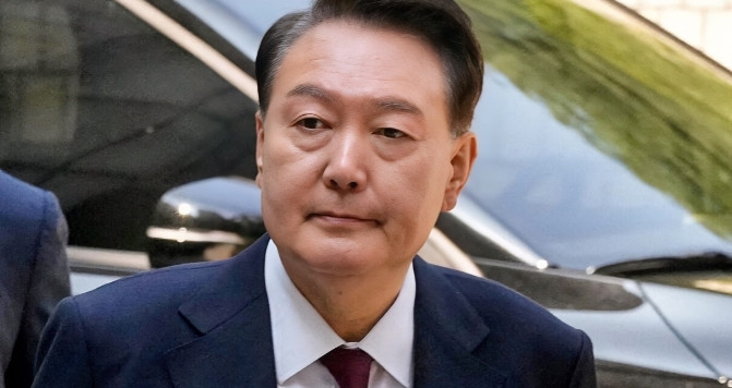李在明答应尹锡悦了当地时间25日，韩国总统候选人李在明呼吁建议延长和美国的关税