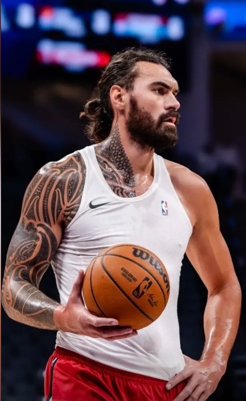 我早就说了火箭有个很大的问题就是中锋得分能力太差，现在果然应验了！！！海王很好