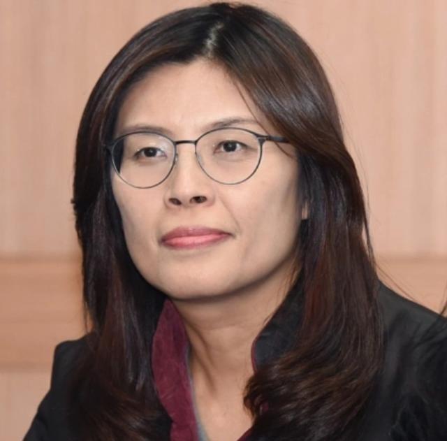 郑丽文突喊“宁可一战保卫台湾”，国民党“独台”立场曝光，内部分裂问题浮现。最近，