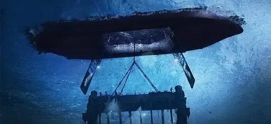 1968年，苏联一艘潜艇沉入了6300米深的海底。美军情报部门制定一个惊天行动：