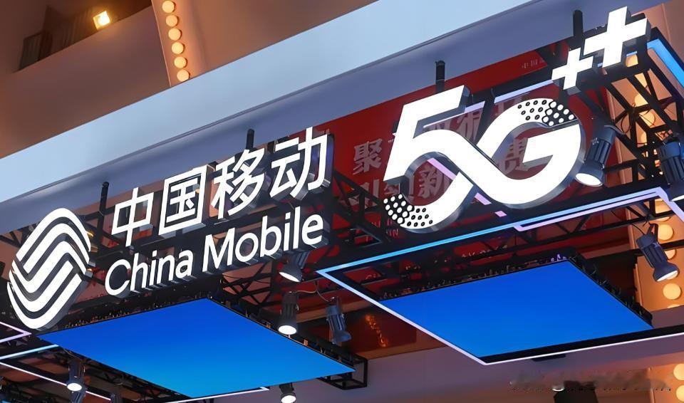 目前正在走下坡路的8大行业：1. 房地产2. 白酒行业3. 婚庆行业4.