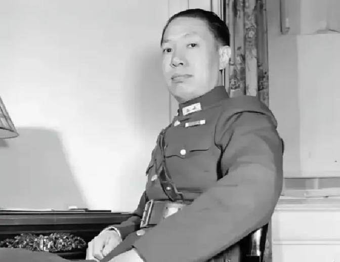 1954年7月，熊式辉带着一家人飞到台北。他心想跟了蒋介石几十年，就算安排不了大