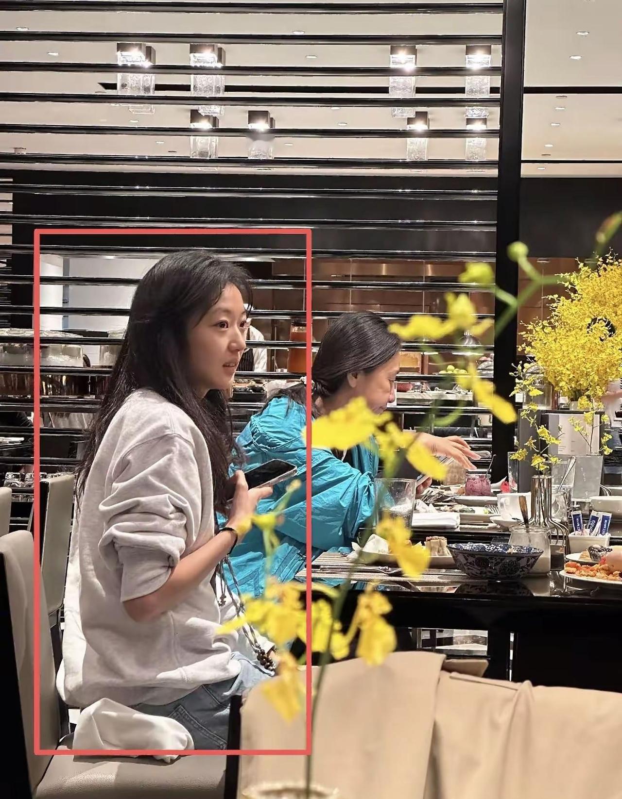 我k，孙千路人视角这么恐怖的吗?难怪线下见过她的人都说她不上镜，真的美到感觉和周