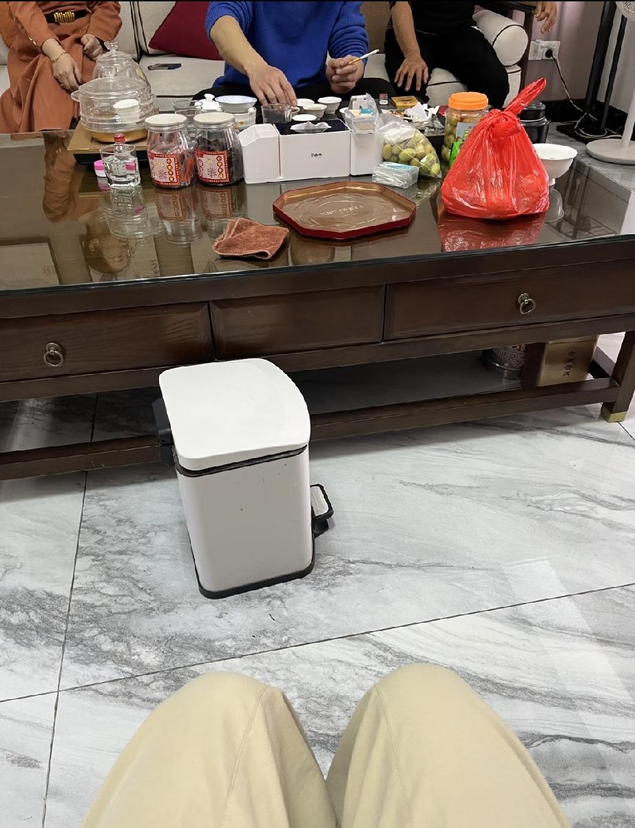 今天跟未来亲家母吵架了儿子女朋友曾经说，房子必须两人领了结婚证再买。