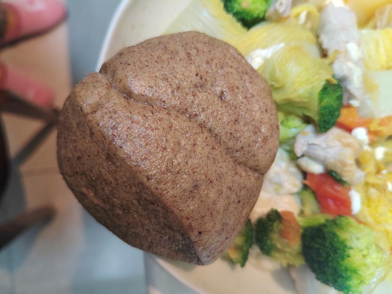 现在是下午三点多，我的晚餐安排上了。开吃！自打开春体检血压高达168以后，惜