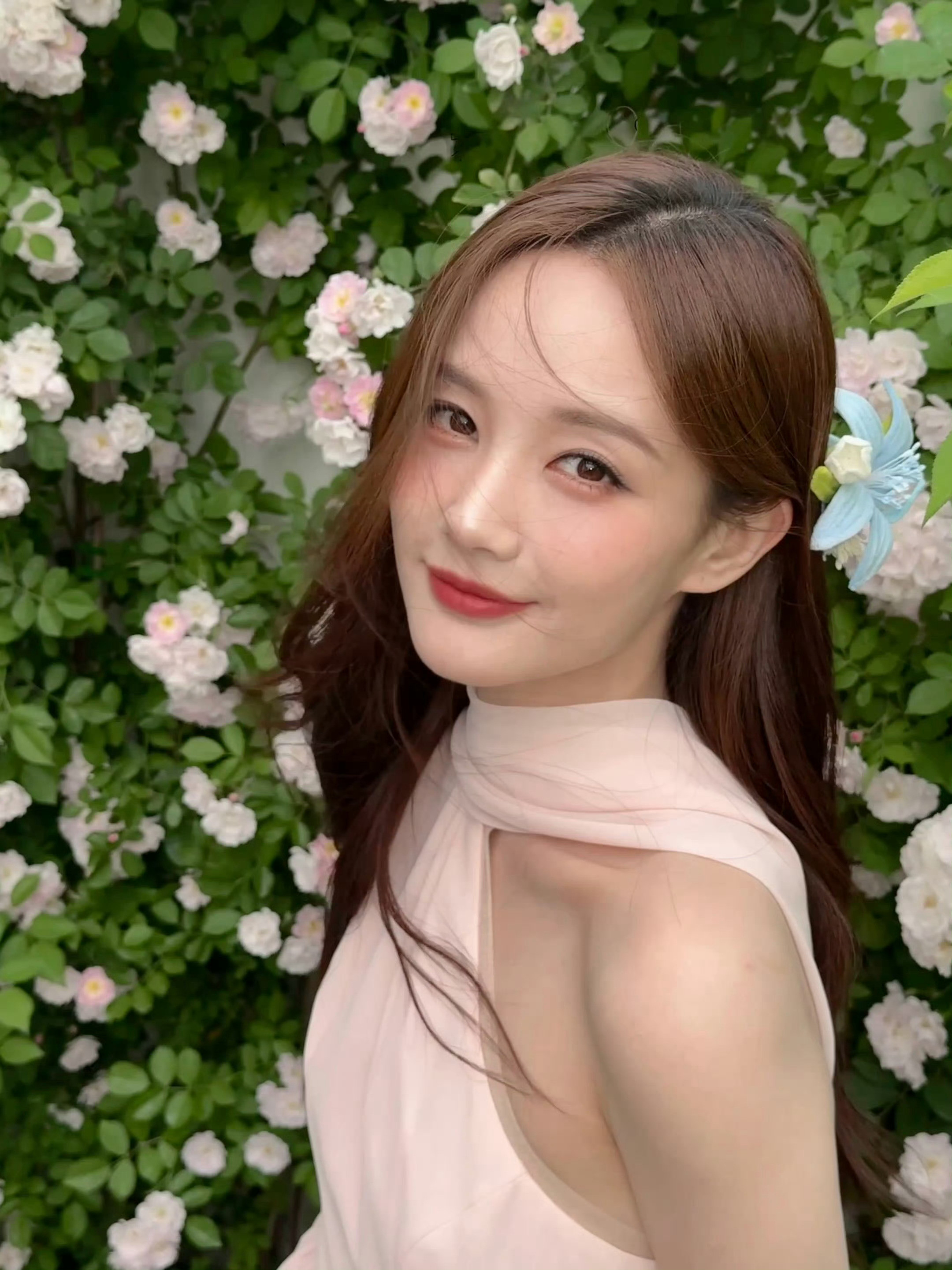 李一桐海棠花look李一桐粉色系look李一桐海棠花look，美晕了啊​​​