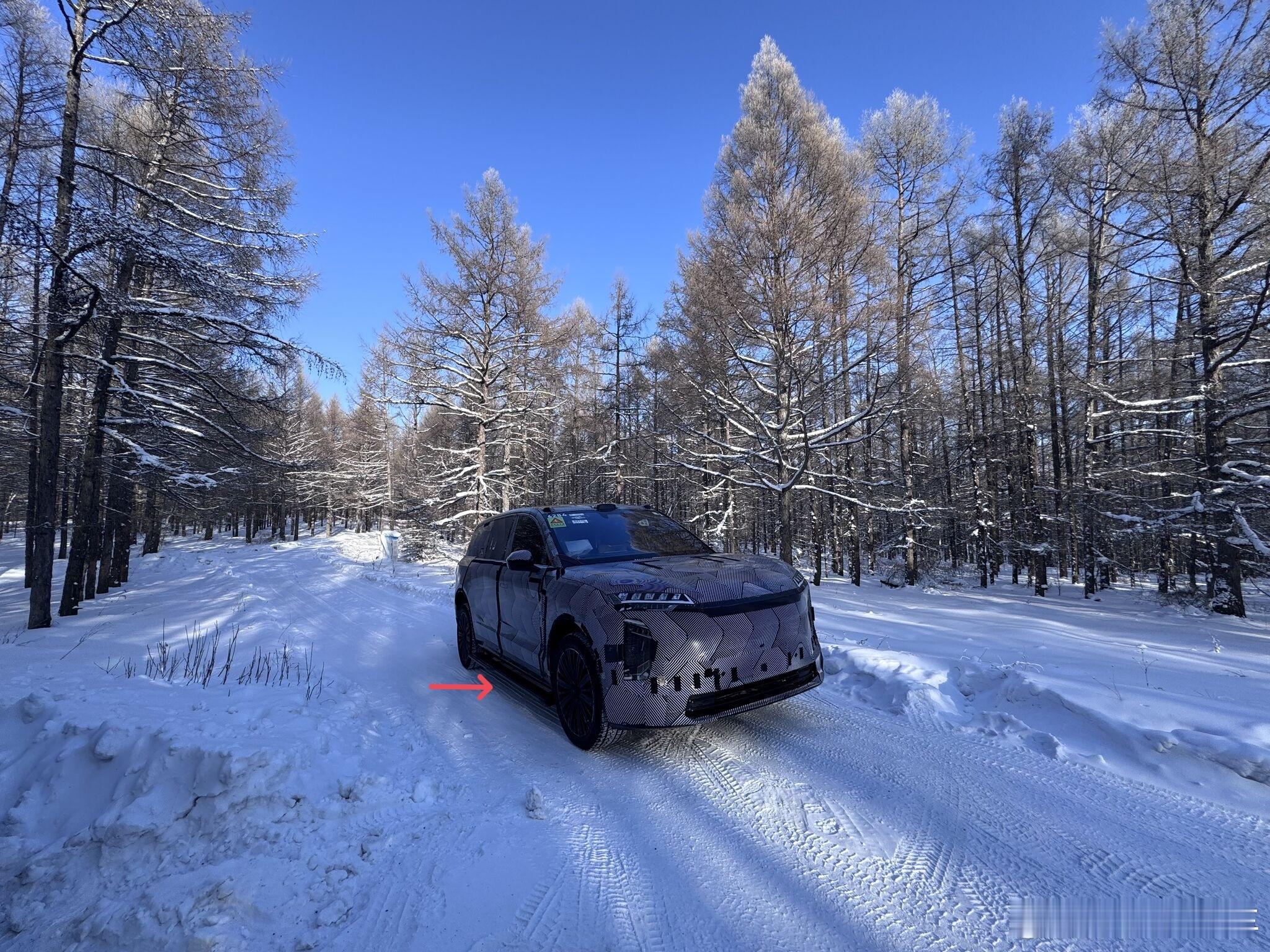 蔚来ES9正在牙克石冬测，总的来说该有的配置都有。