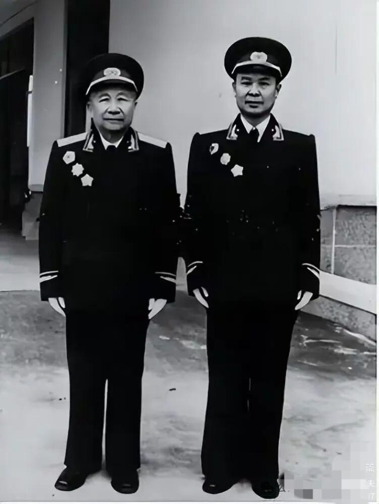 少数民族将领壮族开国将领壮族开国上将（1人，韦姓）1. 韦国清