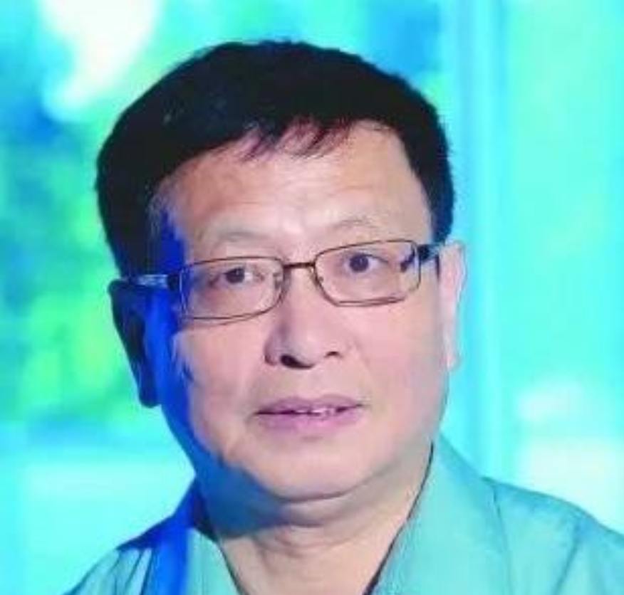 30多年前，华裔数学家张益唐在美国因为没有拿到学位证书，只能刷盘子、送快递、当搬