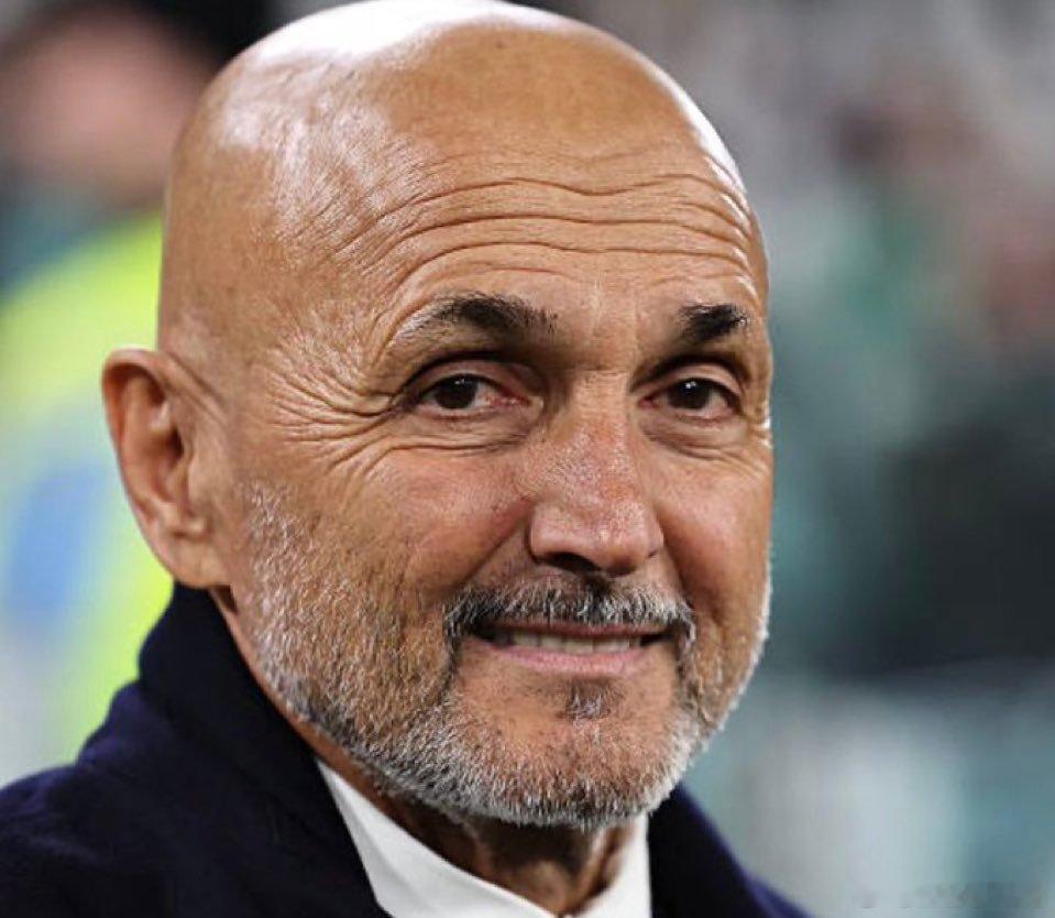 米兰体育报：斯帕莱蒂目前有六名球员因伤缺阵，他正在认真考虑改打四后卫阵型！由于布