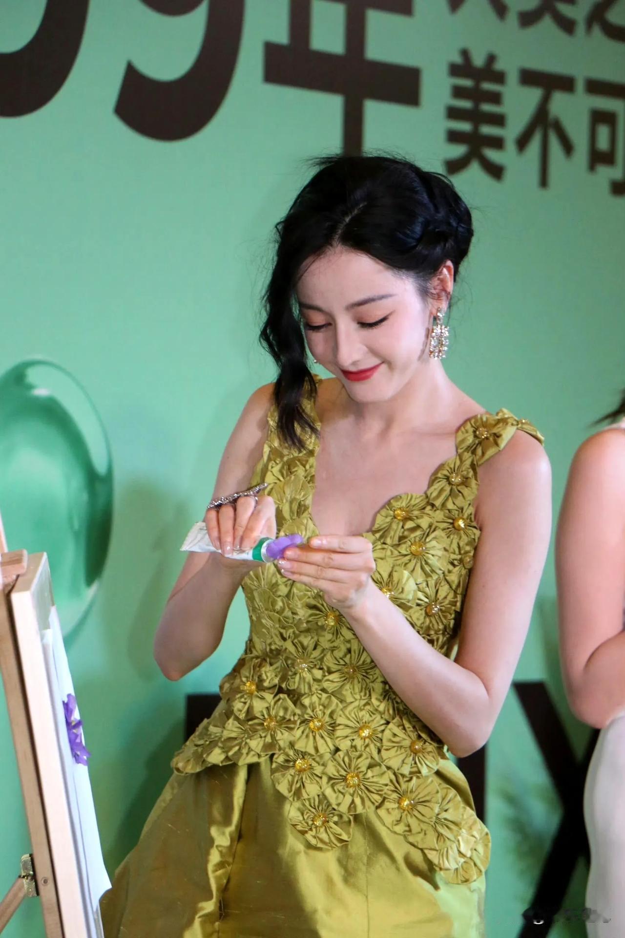 迪丽热巴，生图女皇[爱心]