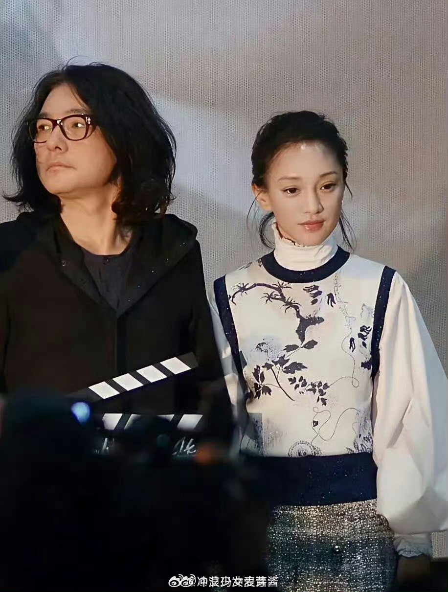 我去，你敢相信这是44岁的周迅，这状态真的没谁了