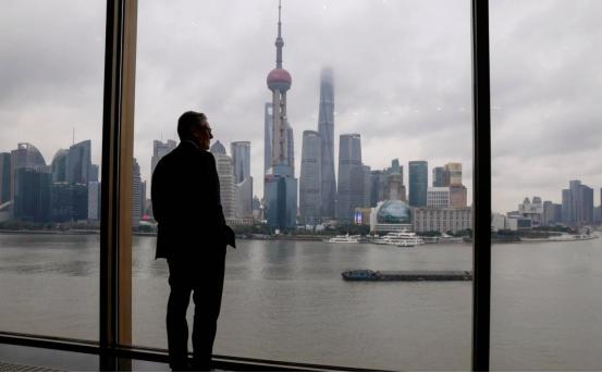 斯塔默回到英国后，他的随行记者意犹未尽，回忆道：“中方与斯塔默会谈的时候，提到两