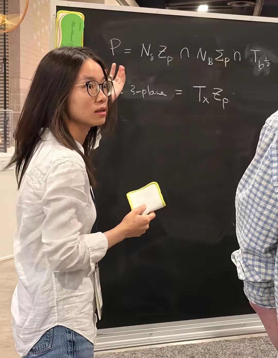 没想到！王虹前脚领完菲尔兹奖，后脚就深度参与学术研讨会​今天（7月26日），有
