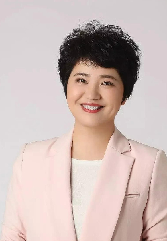 2011年，湖南卫视当家主持人张丹丹公开炮轰李思思，张蕾，管彤3位央视主持人:“