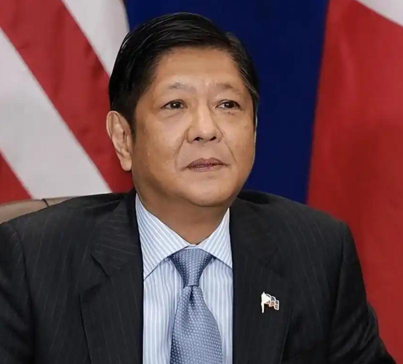 小马科斯可能没想到，他们刚刚向联合国提交黄岩岛所谓领海基线海图，却不料被中方连出