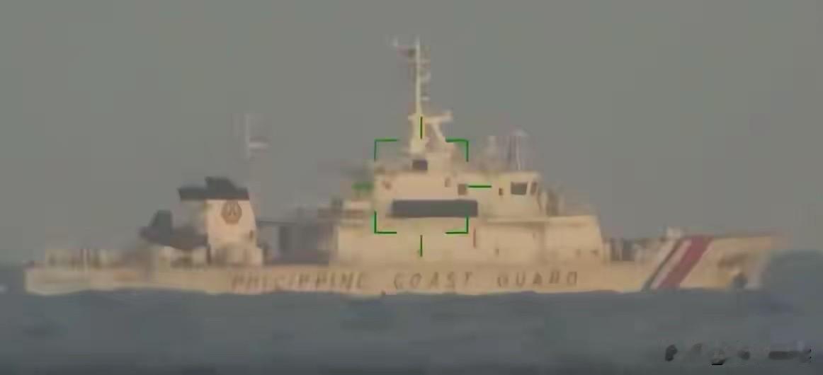 美军驱逐舰撑腰又如何？美军万吨驱逐舰就在身旁助阵，菲律宾在南海照样被精准锁定，