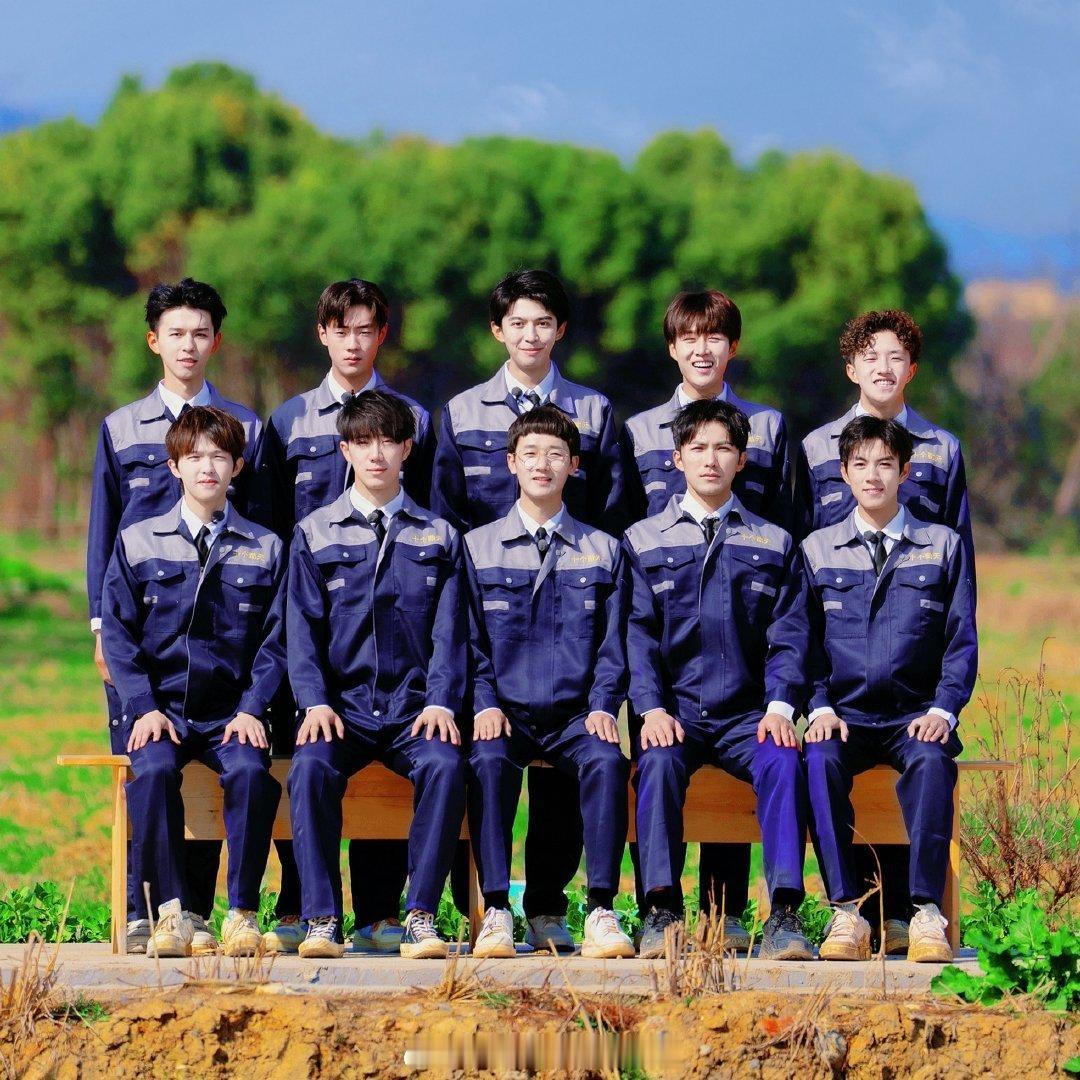 十个勤天居然都要开告别演唱会了，不过现在他们都各自发展，都发展不错，也可以了。