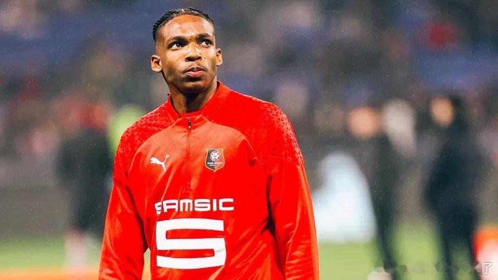 48小时雅凯的选择改变天空体育透露切尔西为雅凯提供了与利物浦相同的合同条件，但球