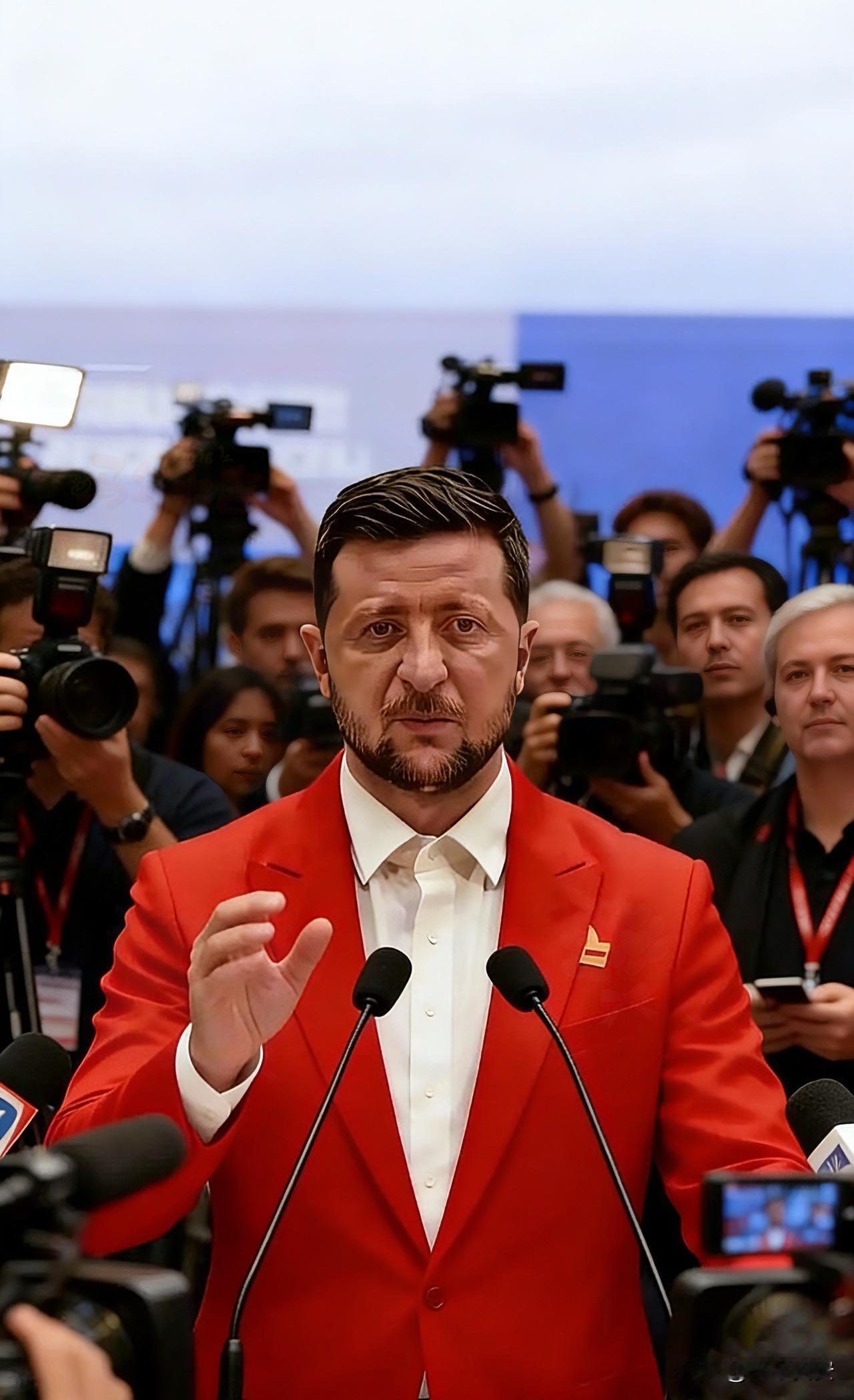 果然是硬汉呀泽连斯基公开表态了泽连斯基：乌克兰绝不会准备投降！2025