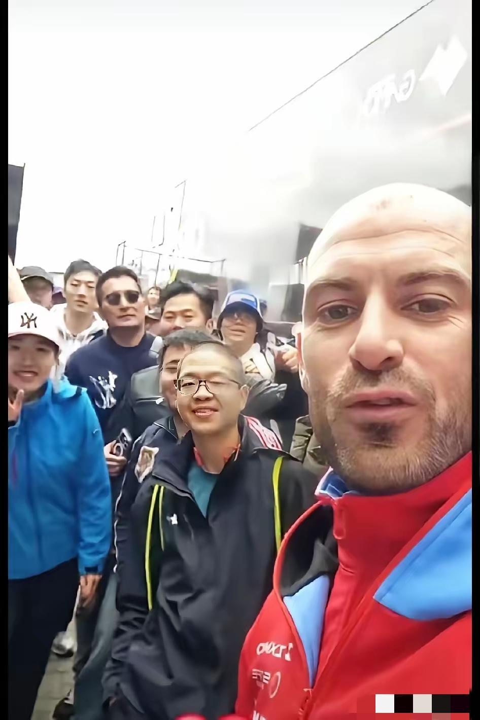 原来德比斯加入张雪车队背后还有这么多门道，怪不得他愿意加入，果然很多事情都不像表