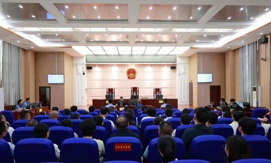 真的太遗憾了！海南省眼科医院原常务副院长因为涉嫌受贿罪正在接受法庭的审判。在海南