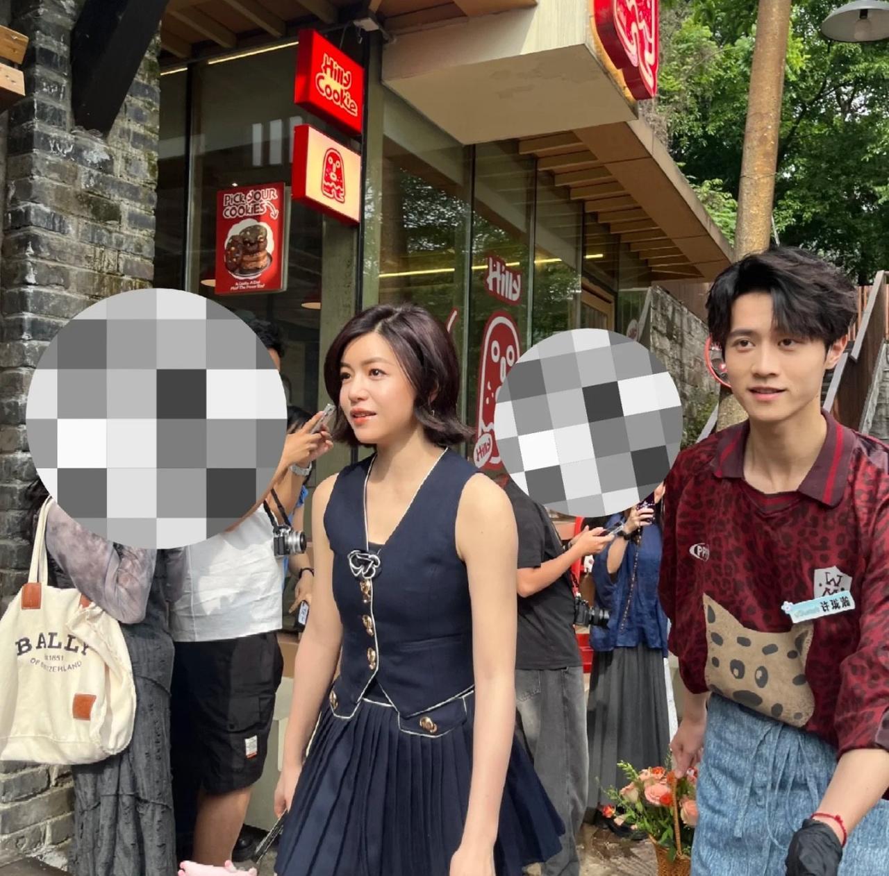 离婚果然是女人最好的医美，离开陈晓这样性格的老公只会过上好日子。其实陈妍希其实她