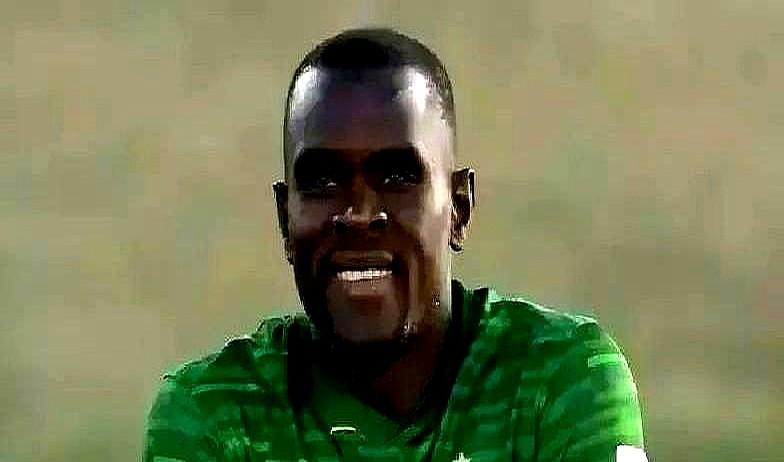 国安这后防线，新赛季真悬了。老将恩加德乌谈崩走了，效力3年出场65次，定海神